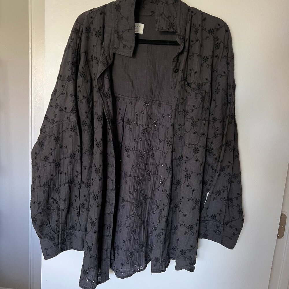 American Eagle Outfitters Black Flower Print Button Down Blouse Size L